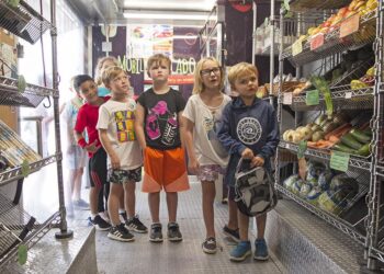 Mobile healthy food truck visits Mountain Valley Elementary students to promote state program | Community Alert