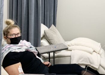 Minnesota woman battles COVID for more than a year