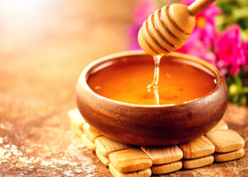 Why You Should Always Have Honey In Your Pantry