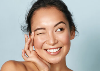 4 Ingredients Dermatologists Say Every Woman Over 40 Should Try For Younger Looking Skin