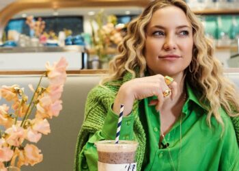 Kate Hudson Launches InBloom Smoothies at Bluestone Lane