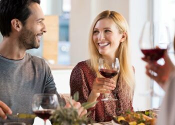 The 15 Best Foods to Eat Before Drinking Alcohol (and 4 to Avoid)